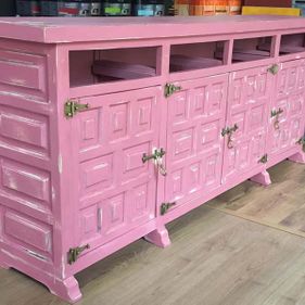 Colores & Ambientes S.L. mueble rosa